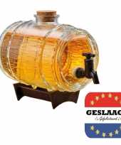 Cadeau geslaagd bier dispensers ton op standaard 24 cm met 15 geslaagd bierviltjes vierkant